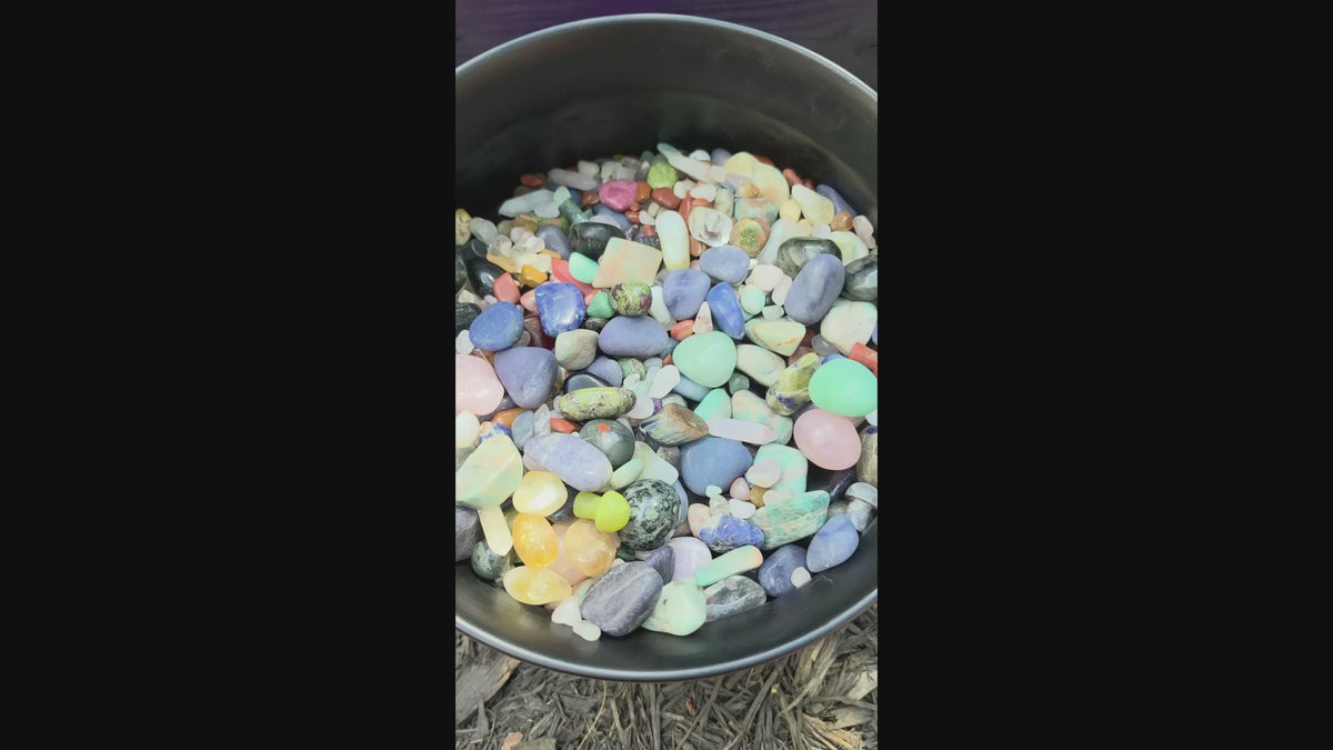 💎 Crystal Confetti – Premium Tumbled Stone Scoop